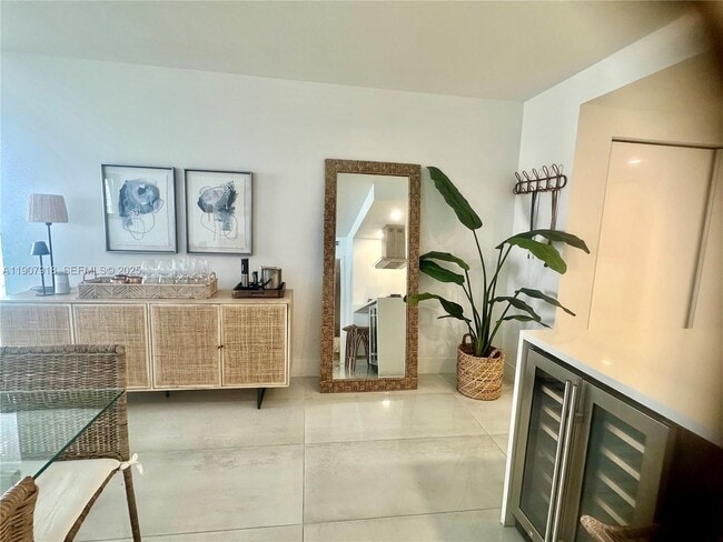 Building Photo - 100 Bayview Dr