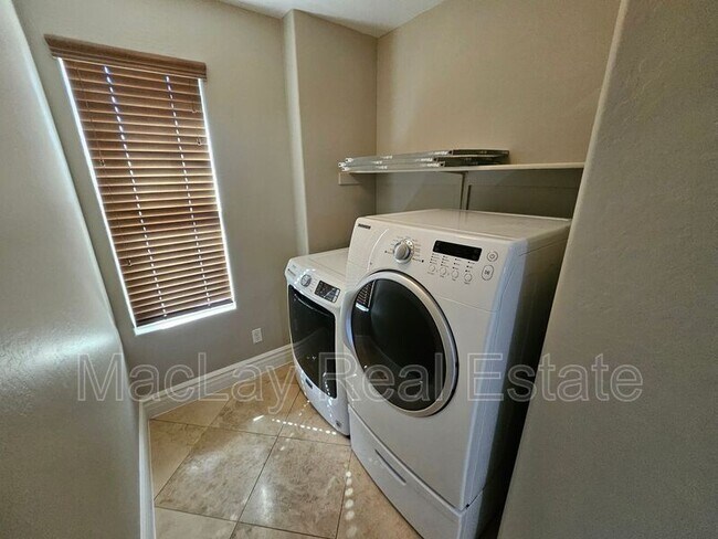 Building Photo - 3936 E Minton St