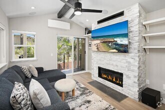 Building Photo - Luxurious Living at Its Finest | 1-Bedroom...