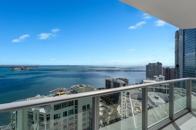 Building Photo - 1300 Brickell Bay Dr