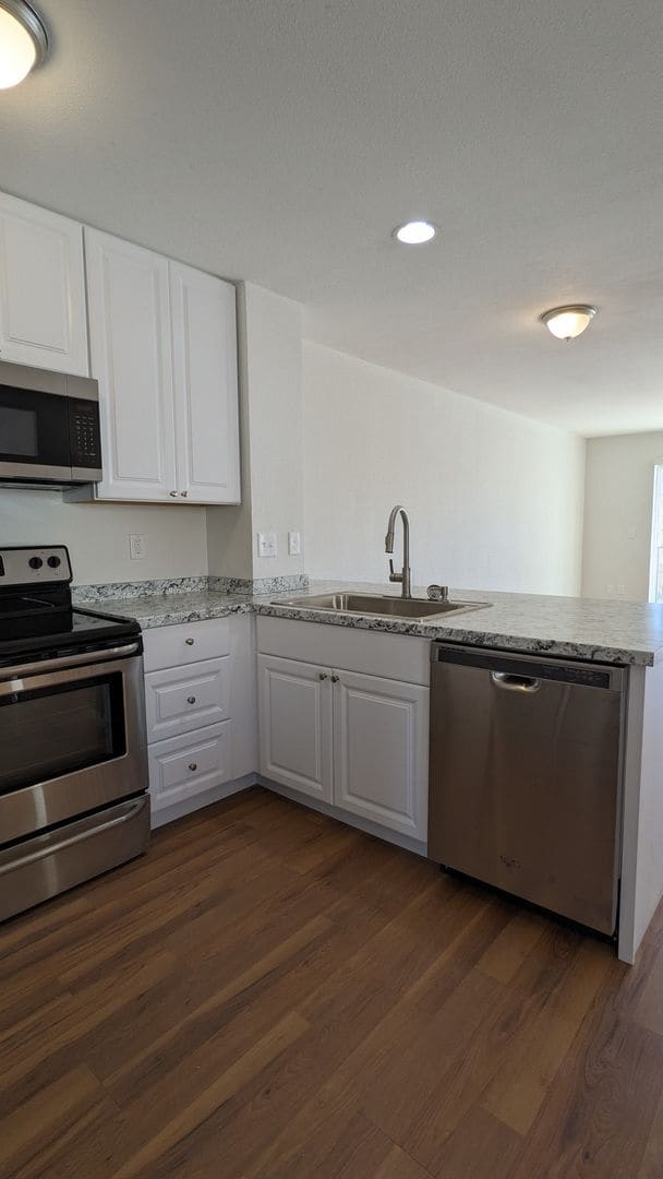 Building Photo - 1632 Manitou Blvd