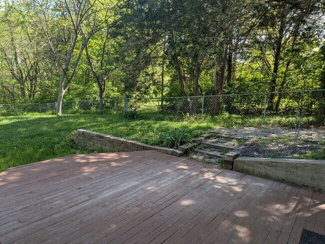 Building Photo - 7802 Rollingwood W Dr