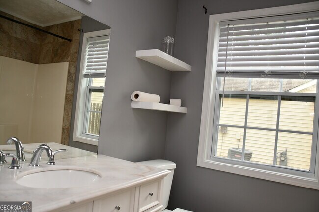 Building Photo - 5932 Homestead Cir