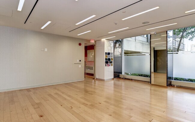 Building Photo - 2111 Richmond Hwy