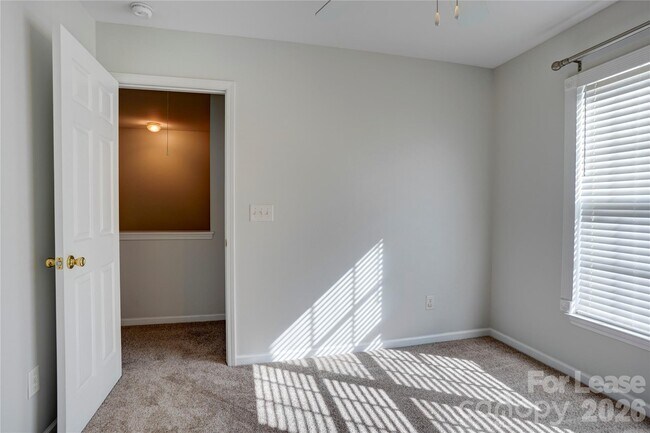 Building Photo - 12411 Stratfield Pl Cir