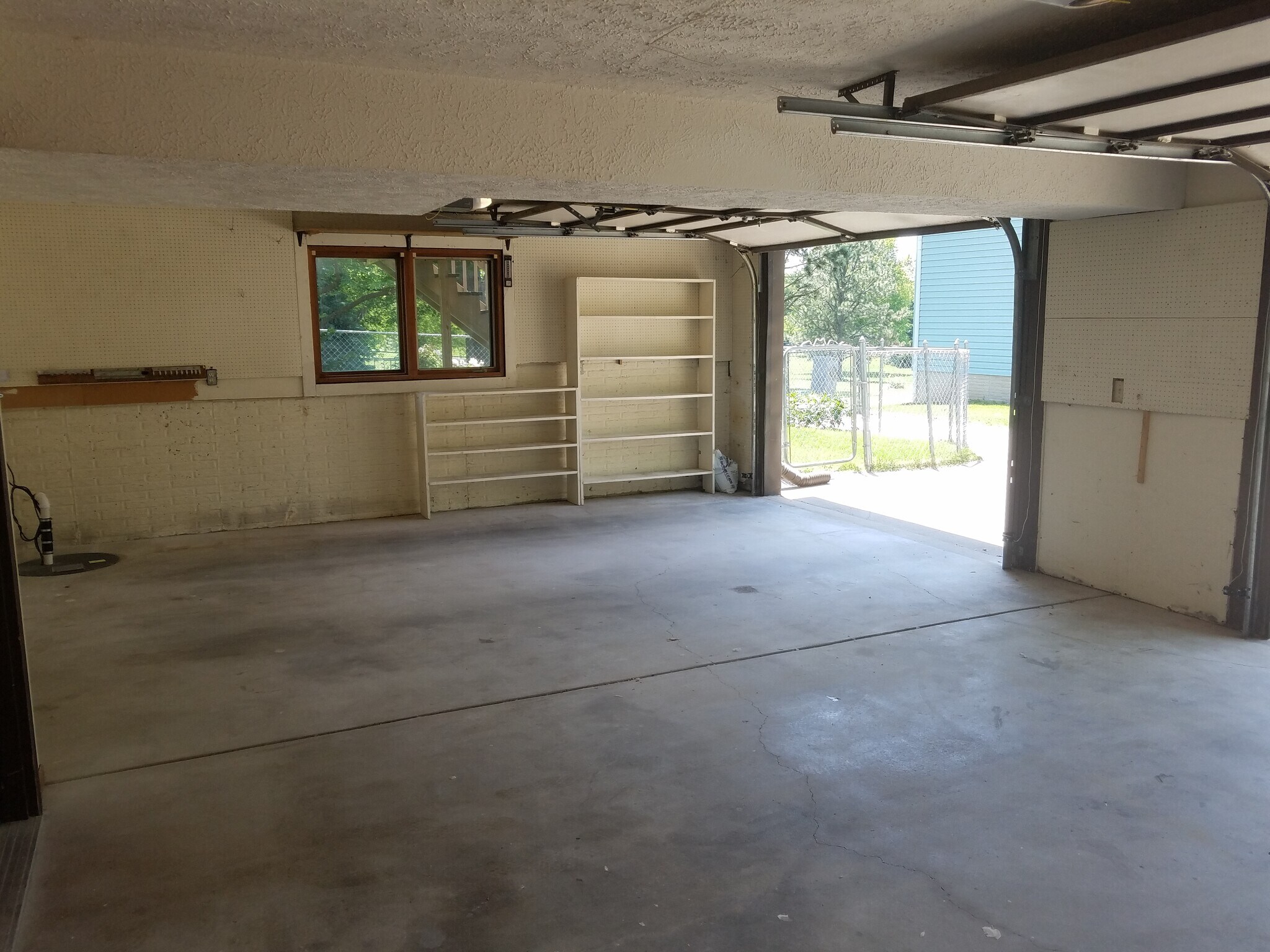 Garage - 3133 Wildbriar Ln