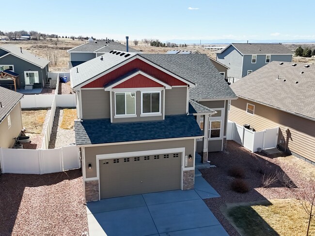 Building Photo - Amazing Cumberland Green home