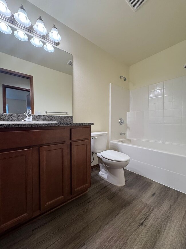 Building Photo - Spacious 5-Bedroom Home with Fenced Yard & Oversized Garage