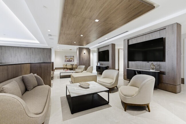 Building Photo - 220 Lake Shore Dr