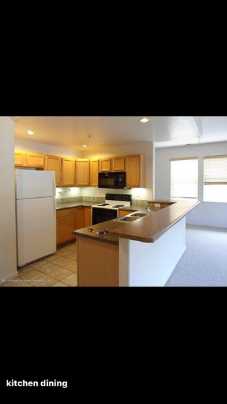 Building Photo - 2701 Midland Ave