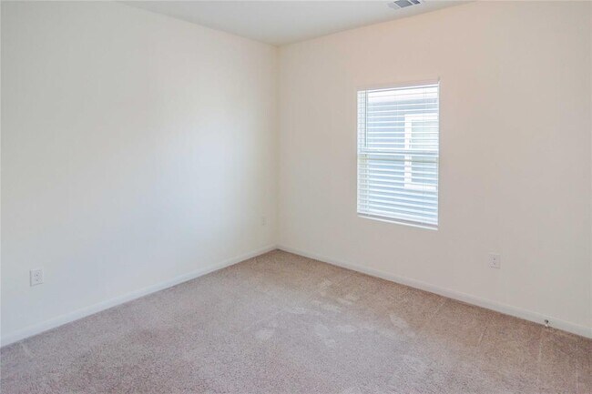 Building Photo - 101 Englenook Dr