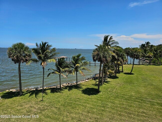 Building Photo - 590 S Banana River Dr