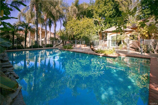 Primary Photo - 5218 Otis Ave