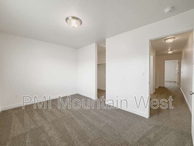 Building Photo - 641 N 30 E