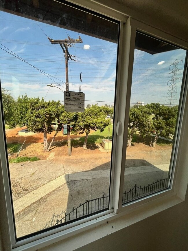 Building Photo - Beatiful and spacious Rental in Montebello for Lease