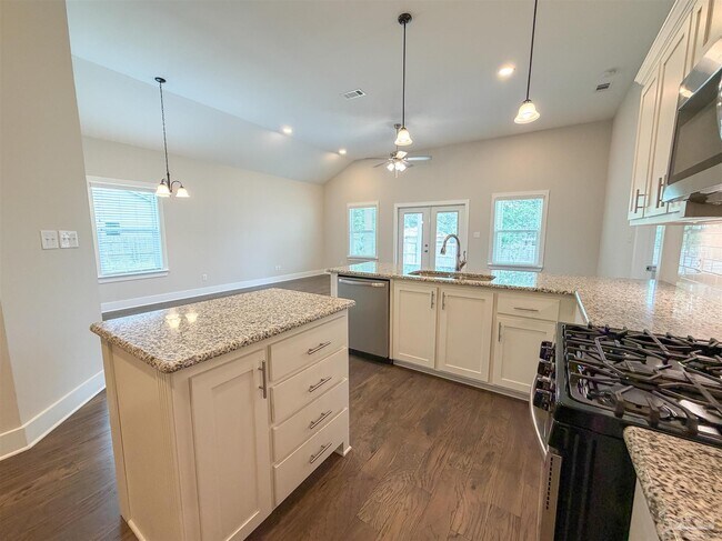 Building Photo - 5841 Winifred Ave