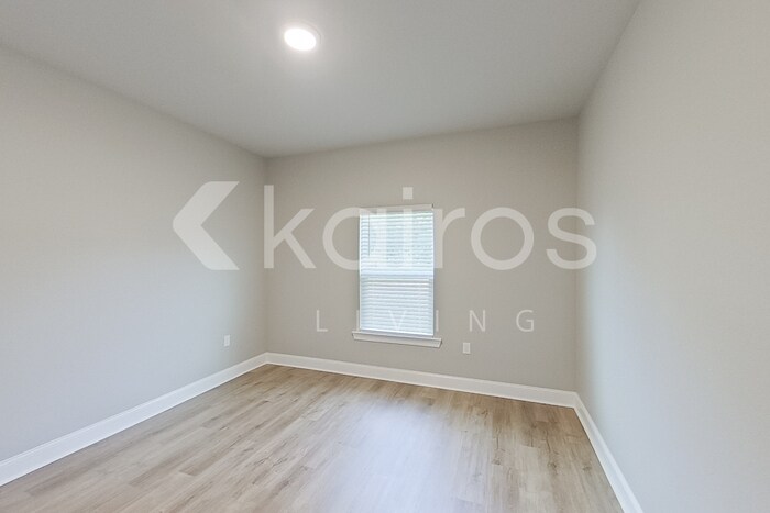Building Photo - 22834 Balsam Dr