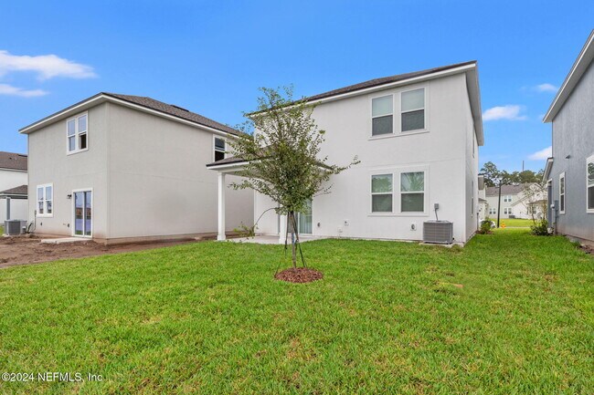 Building Photo - 14710 Cashew Ave