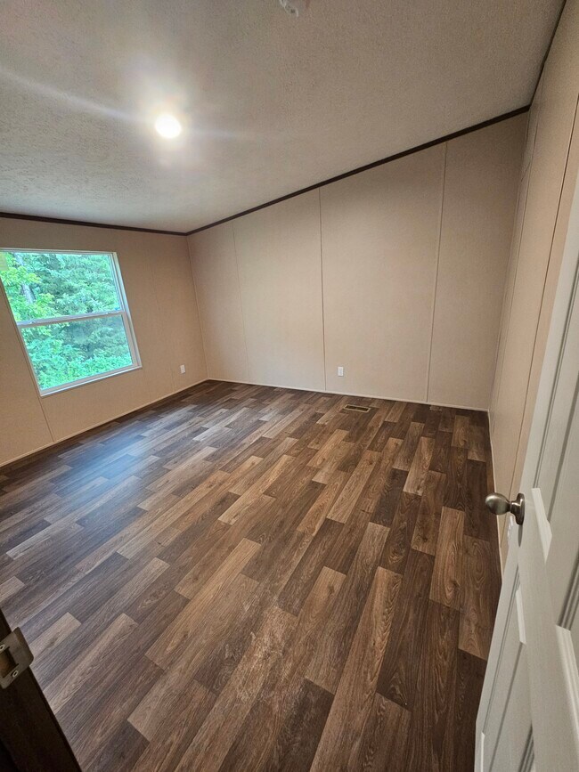 Building Photo - 167 Valleyview Dr