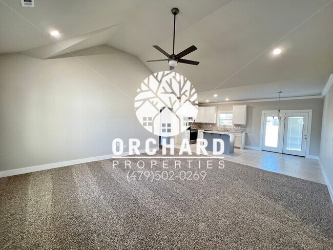 Building Photo - Single-Family Home- Desirable Cedarwood Plan