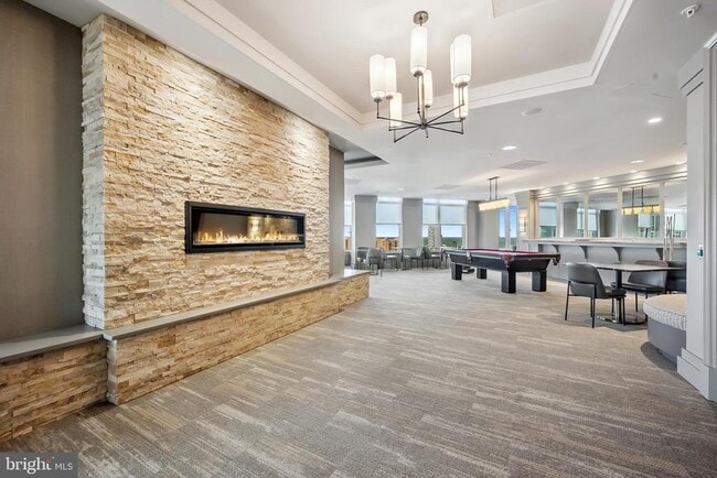Building Photo - 8220 Crestwood Heights Dr