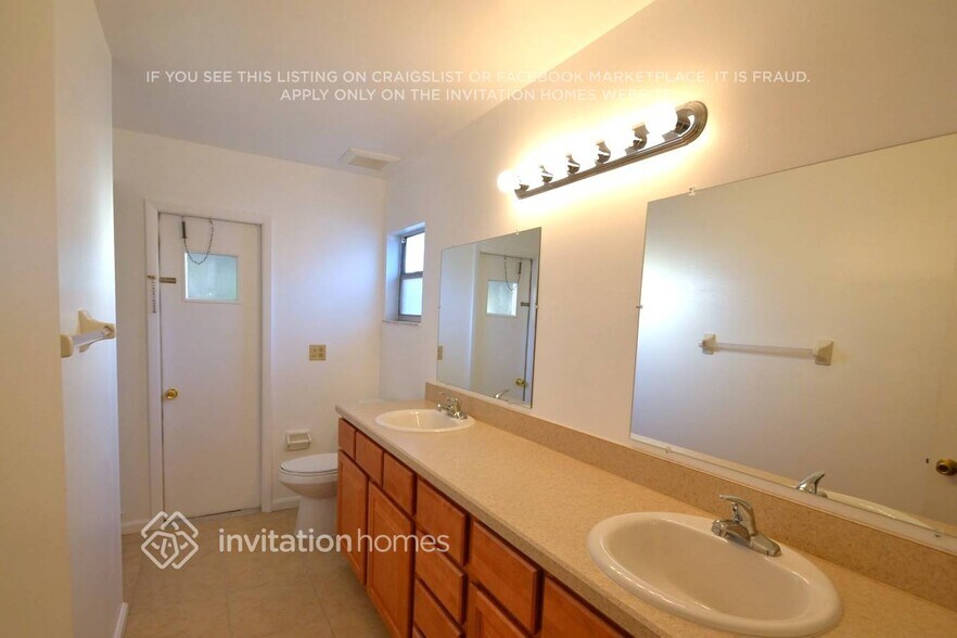 Building Photo - 15616 Hidden Lake Cir