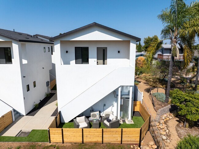 Building Photo - 4580 Jicarillo Ave