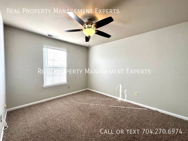 Building Photo - 6856 Rothchild Dr