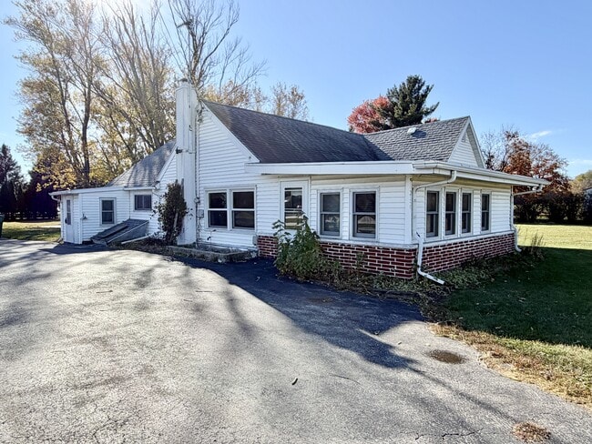 Building Photo - 2107 W Avalon Rd