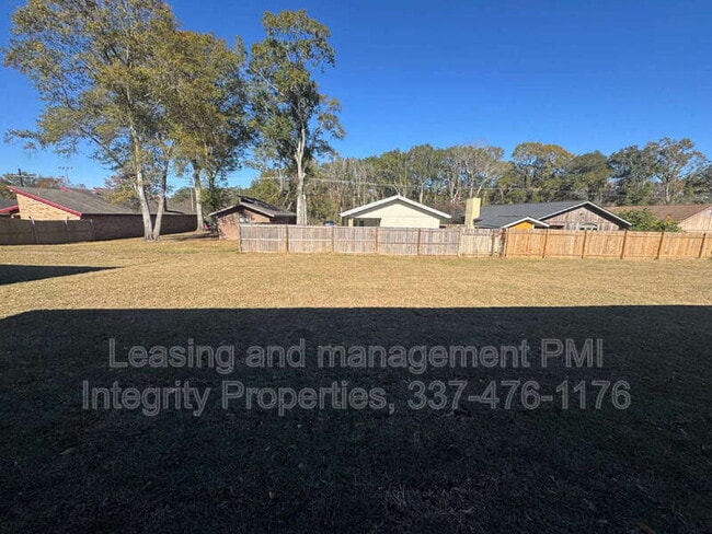 Building Photo - 331 White Pine Dr