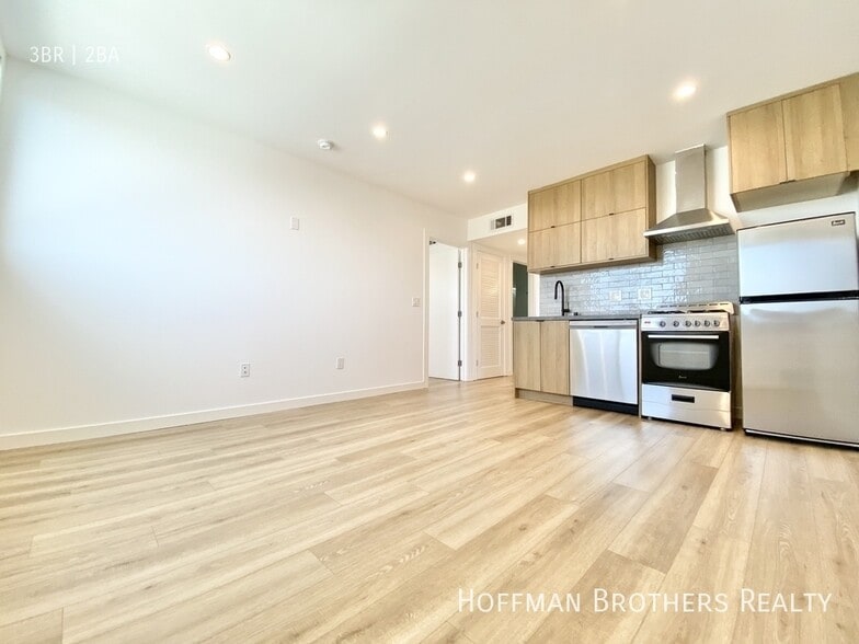 Building Photo - 233 Rosemont Ave