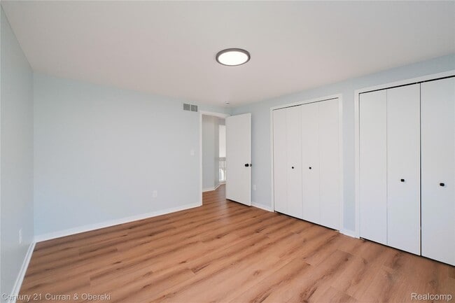 Building Photo - 1083 N Livernois Rd