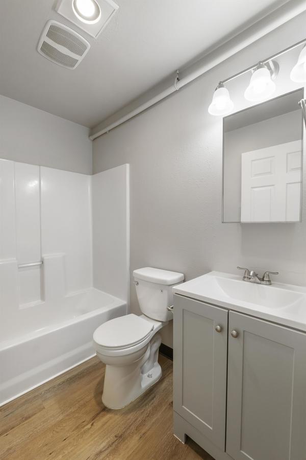 Building Photo - 403 1/2 Garfield St S-19