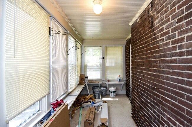 Building Photo - 633 24th St S