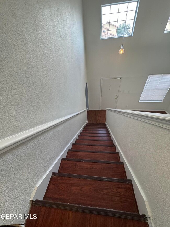 Building Photo - 3033 Tierra Humeda Dr