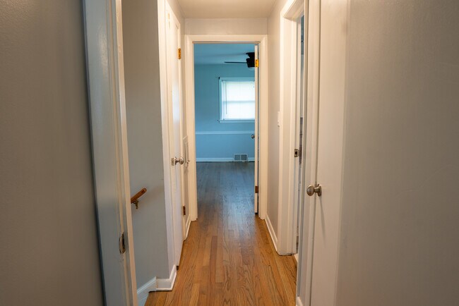 Building Photo - 9733 Karlov Ave