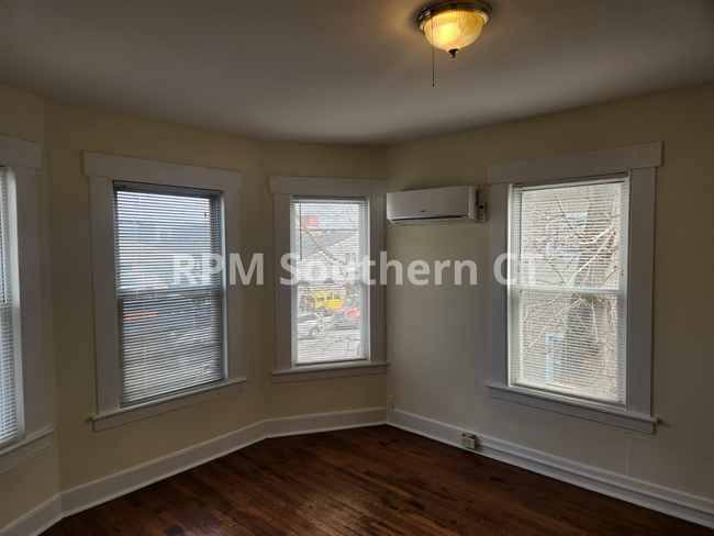 Building Photo - 359 Wood Ave