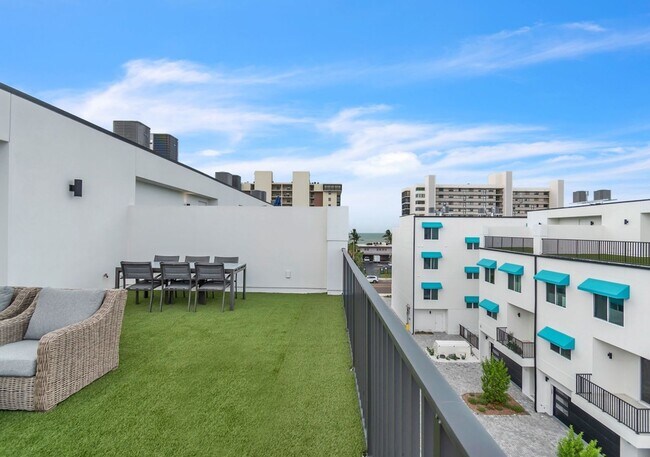 Building Photo - 15405 Gulf Blvd