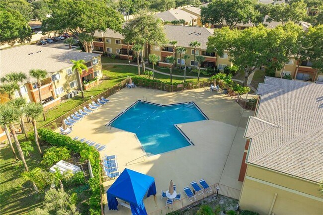 Building Photo - 646 Kenwick Cir