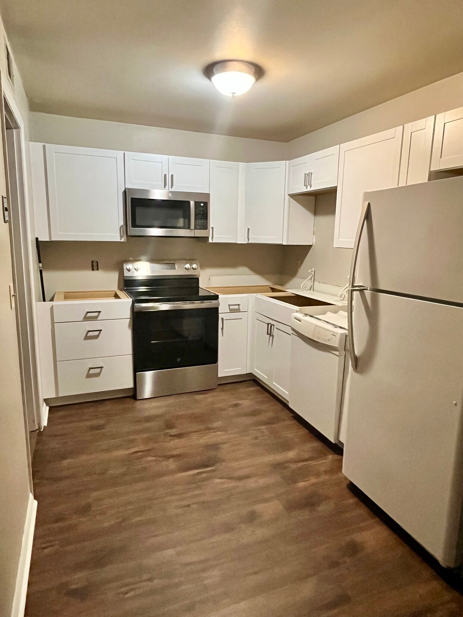 Building Photo - 809 Ashlawn Pl