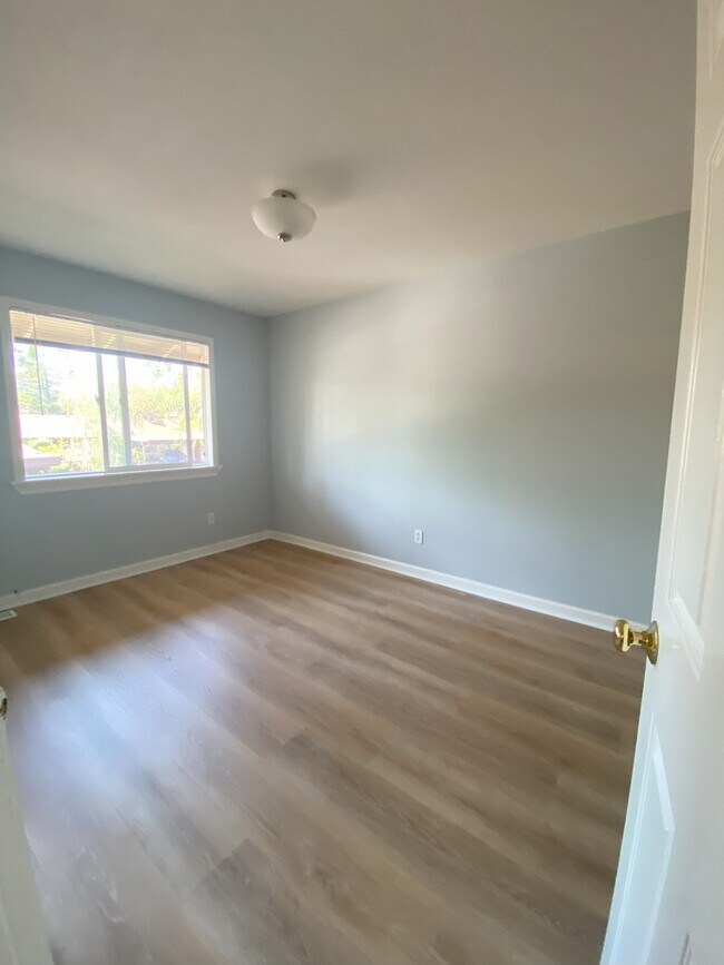 Building Photo - 4971 Ponderosa Ter