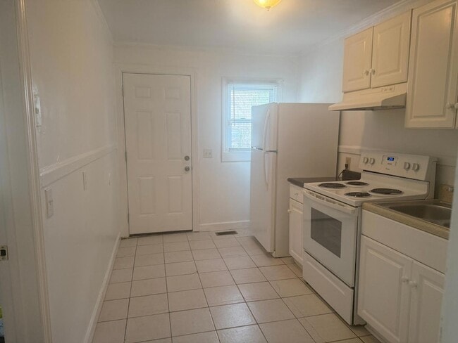 Building Photo - 1702 Gunter St
