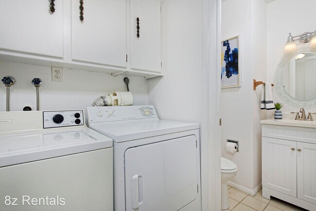 Building Photo - 3 br, 2.5 bath House - 2924 Glenwood Drive