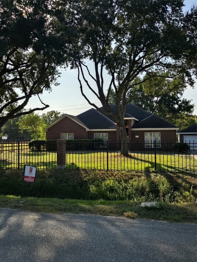 Building Photo - 11207 Iberia Dr