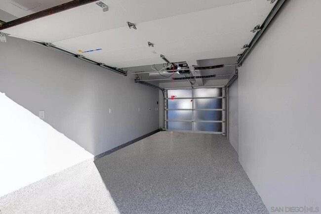 Building Photo - 442 3rd St