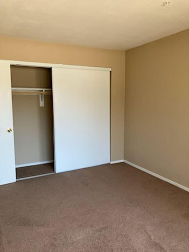 Building Photo - 2060 Mesquite Ln