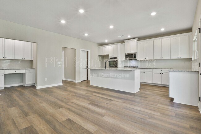 Building Photo - 10 Singletree