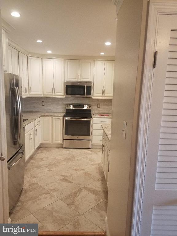Building Photo - 1152 Wimbledon Dr