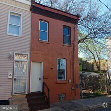 Building Photo - 2320 Mutter St
