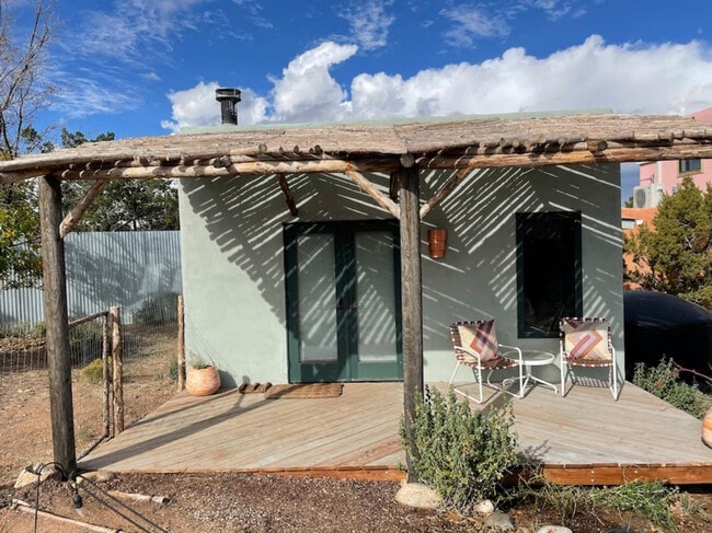 Building Photo - 750 Chicoma Vista
